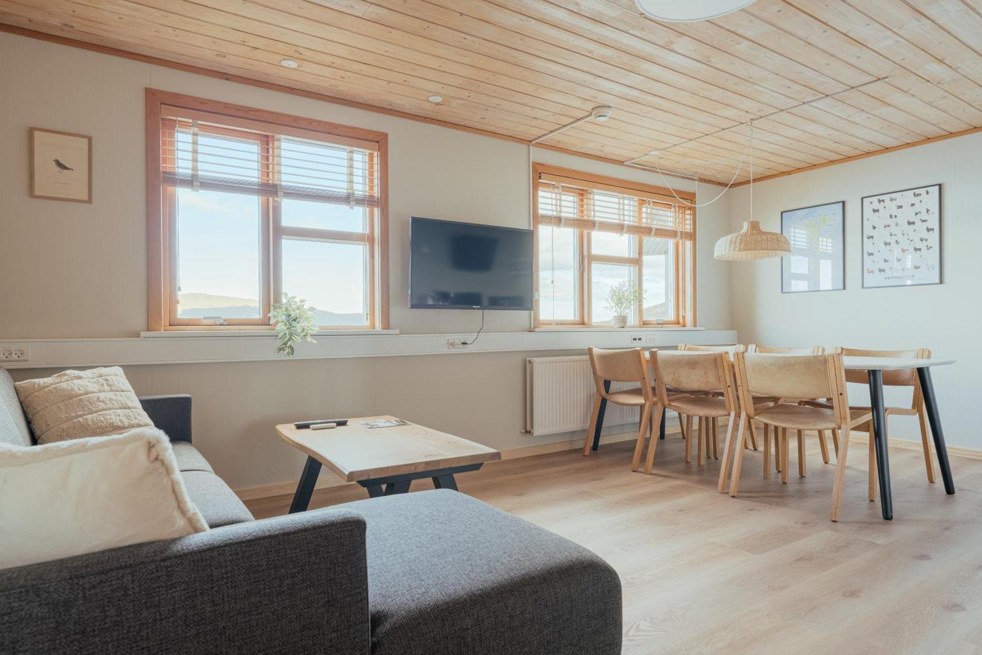 A Tromini Guesthouse Tórshavn Exteriör bild