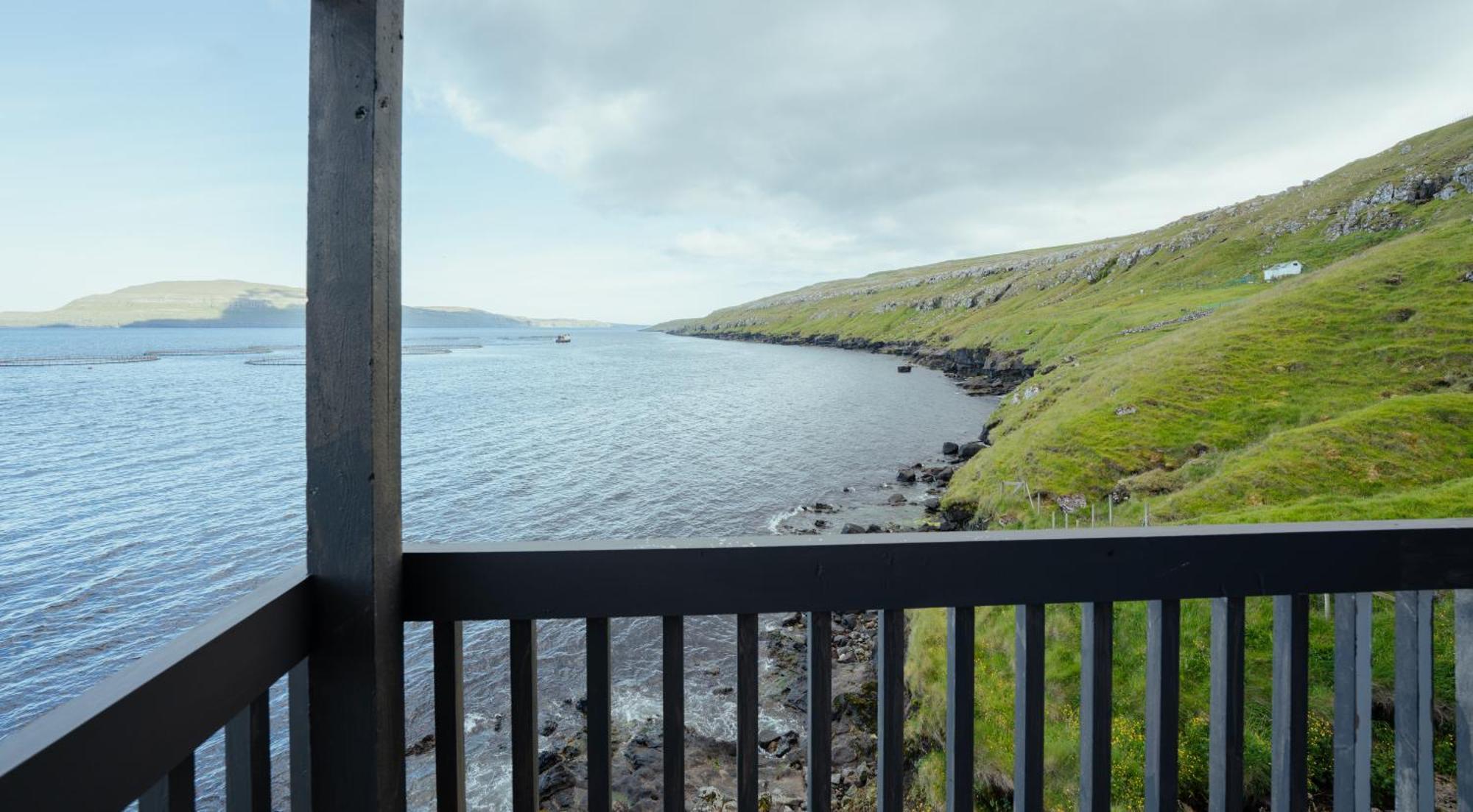 A Tromini Guesthouse Tórshavn Exteriör bild